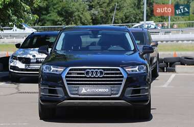Внедорожник / Кроссовер Audi Q7 2017 в 