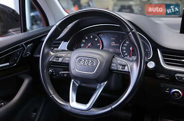 Внедорожник / Кроссовер Audi Q7 2017 в 