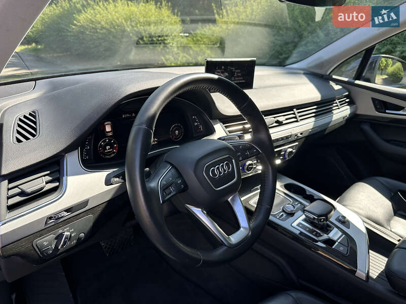 Позашляховик / Кросовер Audi Q7 2019 в Києві