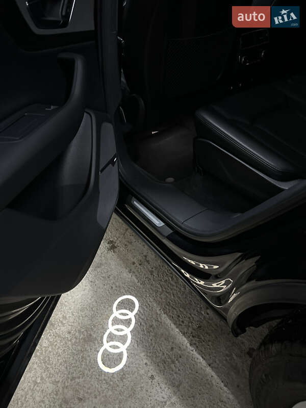 Позашляховик / Кросовер Audi Q7 2019 в Києві