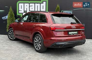 Внедорожник / Кроссовер Audi Q7 2020 в 