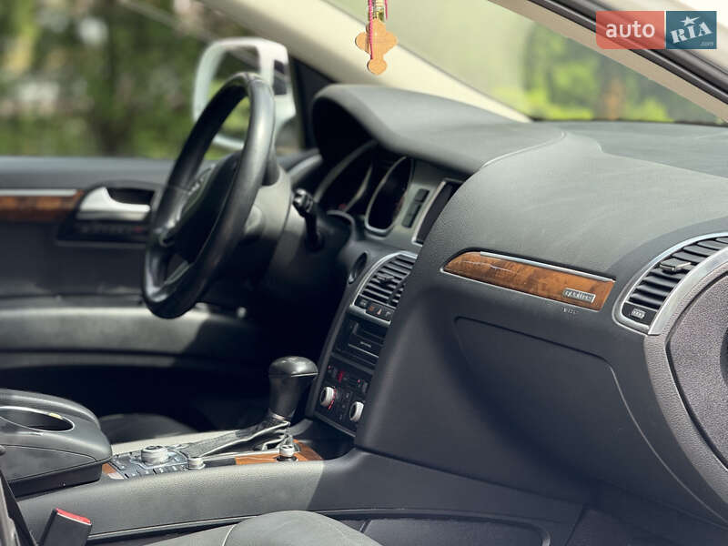 Позашляховик / Кросовер Audi Q7 2013 в Тернополі