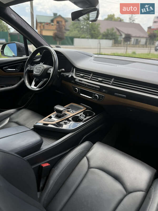 Внедорожник / Кроссовер Audi Q7 2017 в Коломые