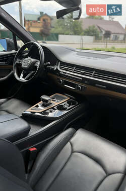 Позашляховик / Кросовер Audi Q7 2017 в 