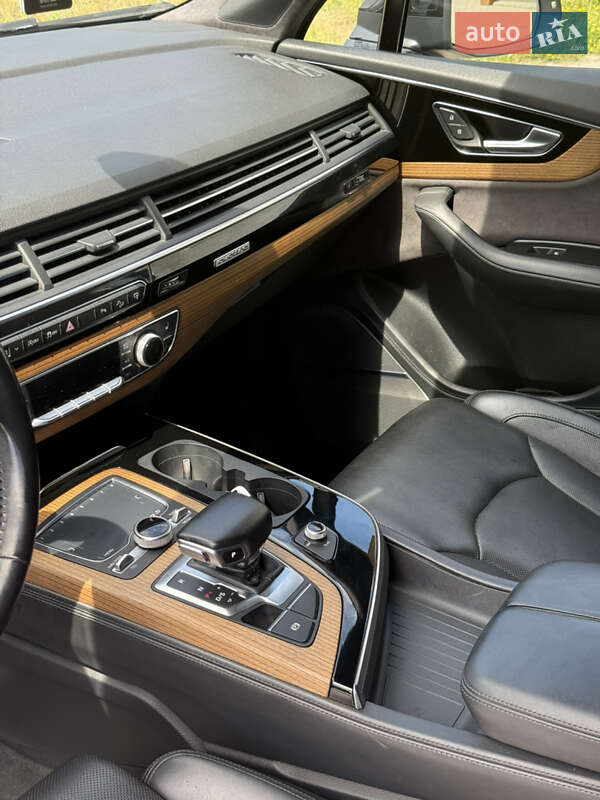 Внедорожник / Кроссовер Audi Q7 2017 в Коломые