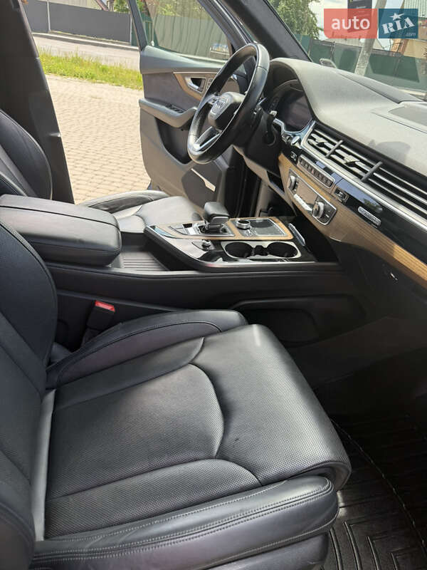 Внедорожник / Кроссовер Audi Q7 2017 в Коломые