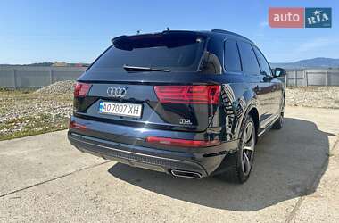 Позашляховик / Кросовер Audi Q7 2016 в 
