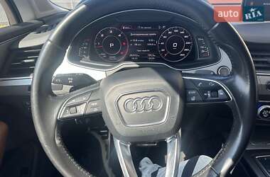 Позашляховик / Кросовер Audi Q7 2016 в 
