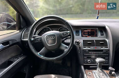 Позашляховик / Кросовер Audi Q7 2009 в 