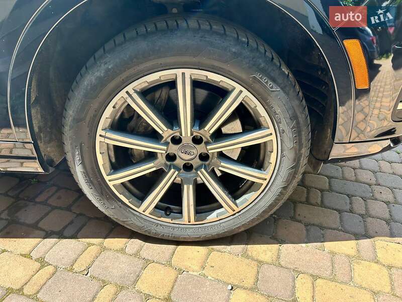 Внедорожник / Кроссовер Audi Q7 2017 в Киеве