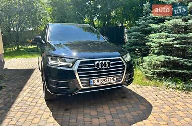 Позашляховик / Кросовер Audi Q7 2017 в 
