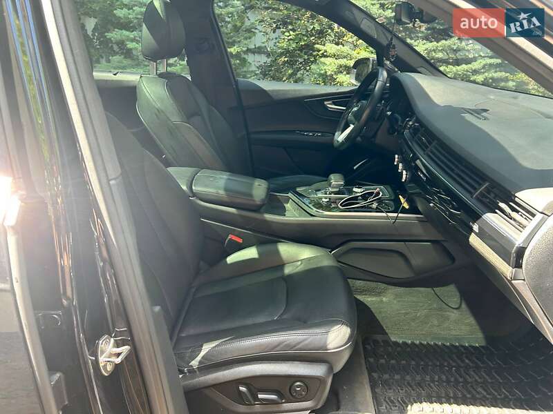 Внедорожник / Кроссовер Audi Q7 2017 в Киеве