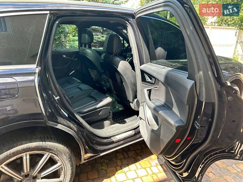 Внедорожник / Кроссовер Audi Q7 2017 в Киеве