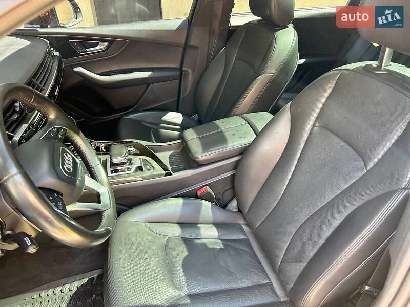 Внедорожник / Кроссовер Audi Q7 2017 в Киеве