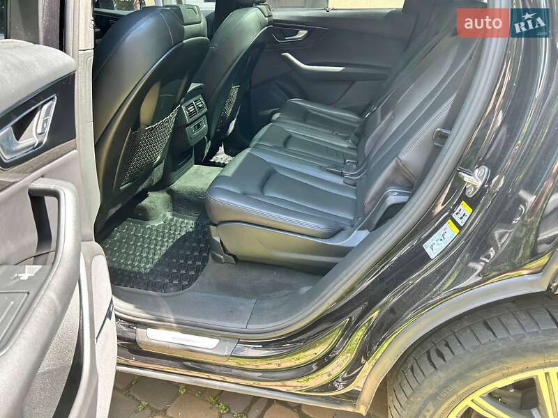 Внедорожник / Кроссовер Audi Q7 2017 в Киеве