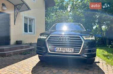 Позашляховик / Кросовер Audi Q7 2017 в 