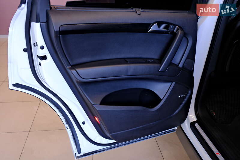 Внедорожник / Кроссовер Audi Q7 2014 в Одессе