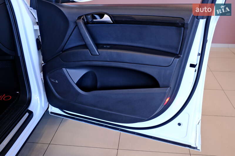 Внедорожник / Кроссовер Audi Q7 2014 в Одессе