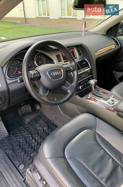Позашляховик / Кросовер Audi Q7 2012 в 