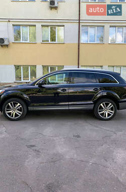Позашляховик / Кросовер Audi Q7 2012 в 