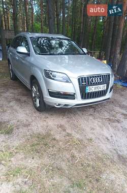 Позашляховик / Кросовер Audi Q7 2010 в 