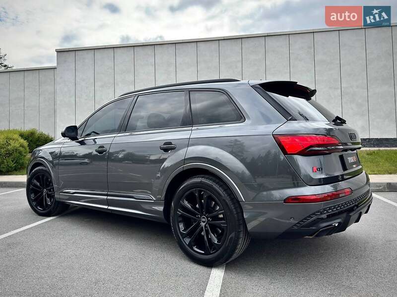 Позашляховик / Кросовер Audi Q7 2025 в Києві