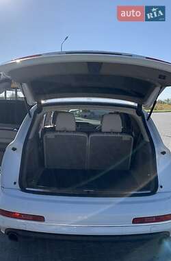 Позашляховик / Кросовер Audi Q7 2014 в 
