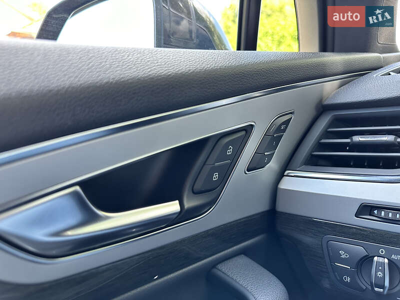Позашляховик / Кросовер Audi Q7 2018 в Києві
