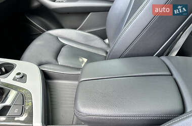 Внедорожник / Кроссовер Audi Q7 2018 в 