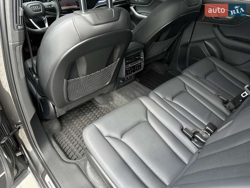 Позашляховик / Кросовер Audi Q7 2020 в Мукачевому