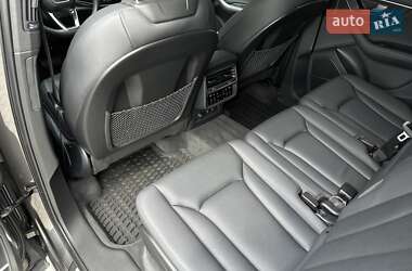 Позашляховик / Кросовер Audi Q7 2020 в 