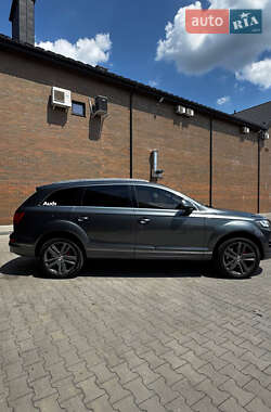 Внедорожник / Кроссовер Audi Q7 2012 в 