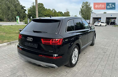 Позашляховик / Кросовер Audi Q7 2016 в 