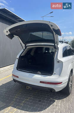 Позашляховик / Кросовер Audi Q7 2011 в 