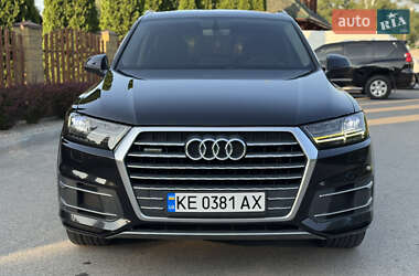 Позашляховик / Кросовер Audi Q7 2015 в 