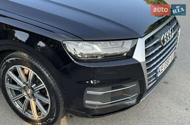 Позашляховик / Кросовер Audi Q7 2015 в 