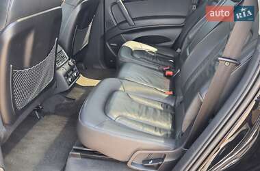 Позашляховик / Кросовер Audi Q7 2010 в 