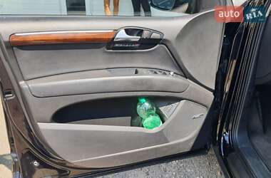 Позашляховик / Кросовер Audi Q7 2010 в 