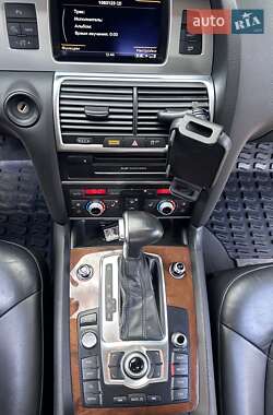 Позашляховик / Кросовер Audi Q7 2014 в 