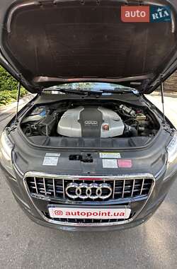Позашляховик / Кросовер Audi Q7 2013 в 