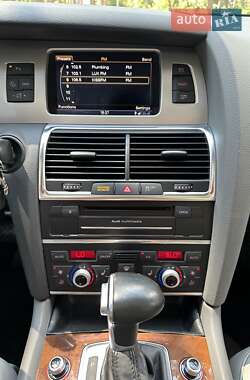 Позашляховик / Кросовер Audi Q7 2013 в 