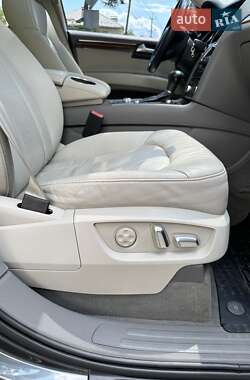 Позашляховик / Кросовер Audi Q7 2013 в 