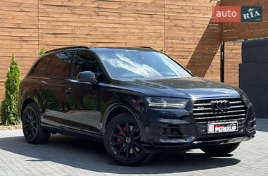 Позашляховик / Кросовер Audi Q7 2017 в 