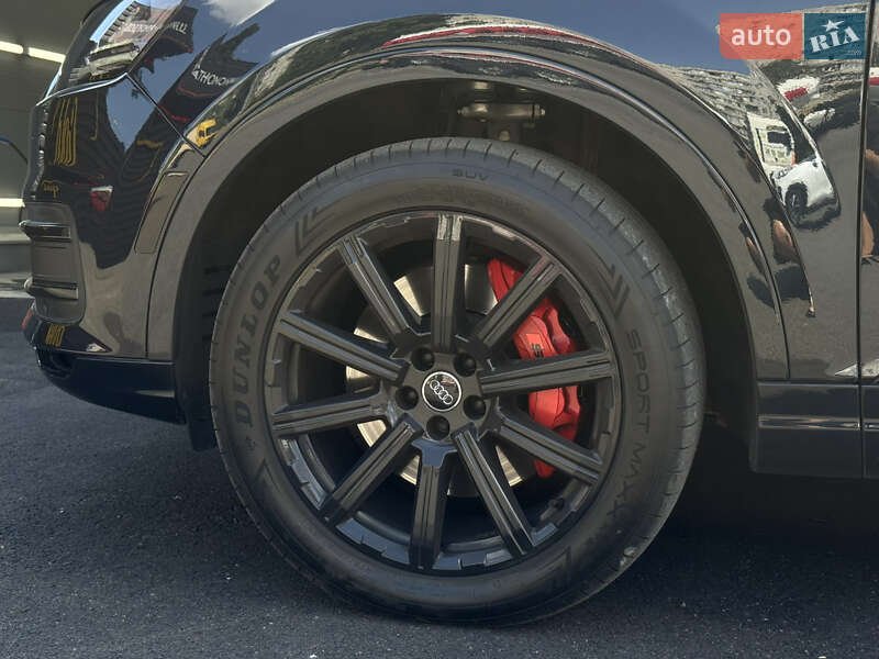 Позашляховик / Кросовер Audi Q7 2017 в Києві