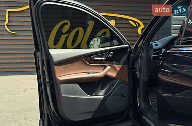 Позашляховик / Кросовер Audi Q7 2017 в 
