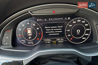 Позашляховик / Кросовер Audi Q7 2017 в 