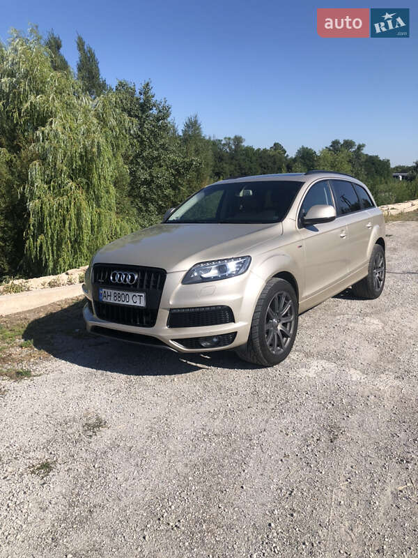 Позашляховик / Кросовер Audi Q7 2013 в Павлограді