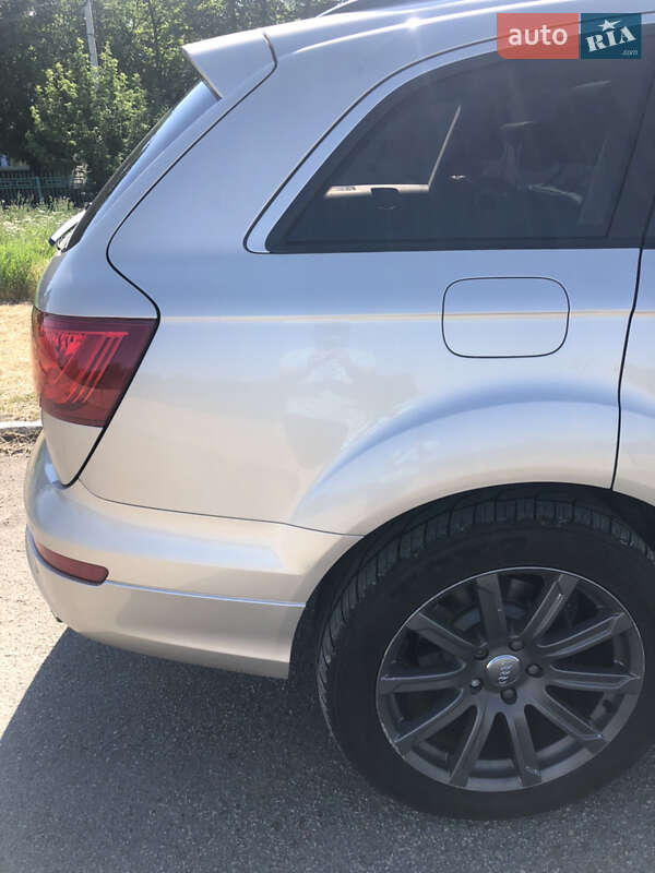 Внедорожник / Кроссовер Audi Q7 2013 в Павлограде