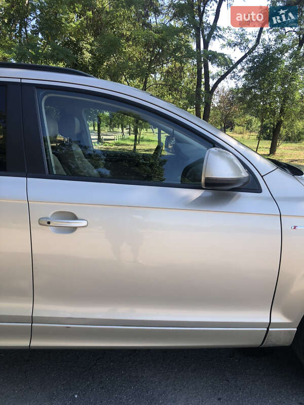 Внедорожник / Кроссовер Audi Q7 2013 в Павлограде