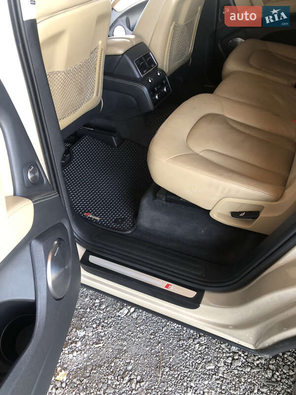 Внедорожник / Кроссовер Audi Q7 2013 в Павлограде
